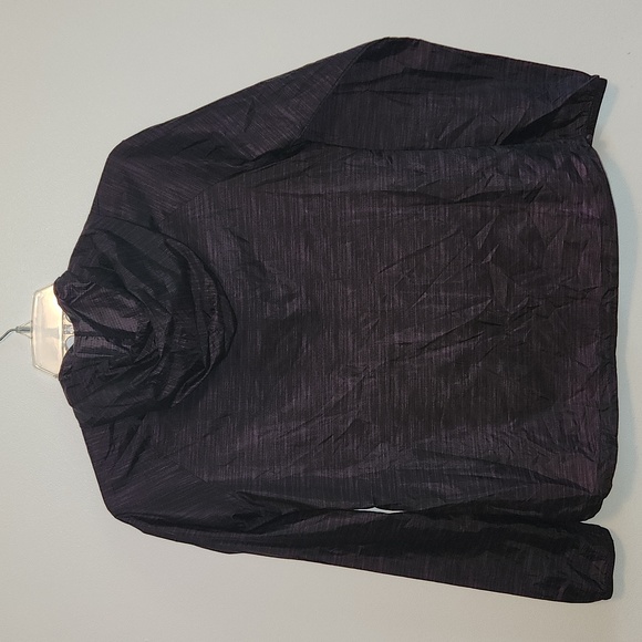 Reebok Women’s Small Zip Pocket Hooded Windbreaker - Picture 4 of 7